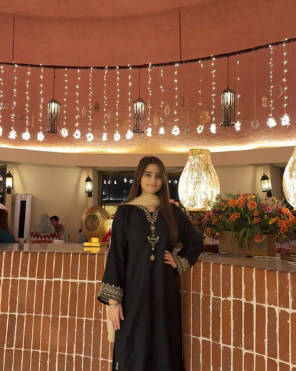 PREMIUM LILEN EMBROIDERY BLACK IRIS LONG LENGHT Comfit Wears