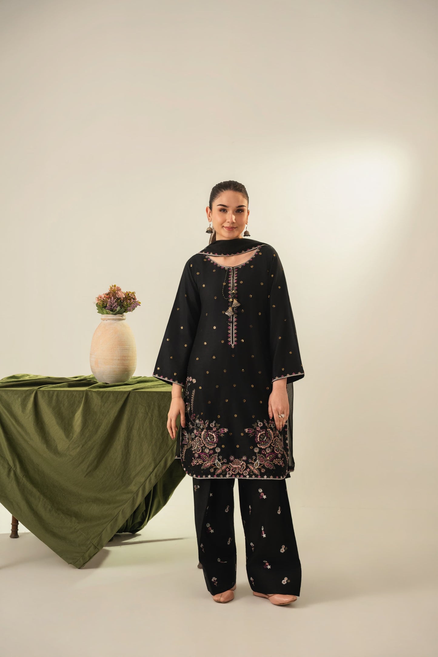 ZARQA EMBROIDERED 3PC (FARSHI) Raj Kumari Collections