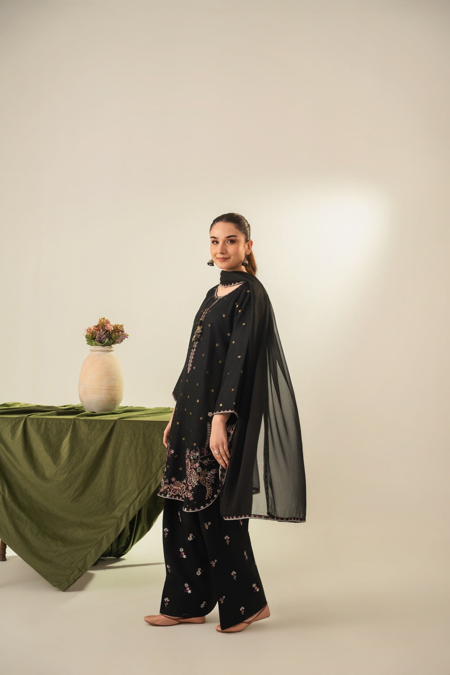 ZARQA EMBROIDERED 3PC (FARSHI) Raj Kumari Collections