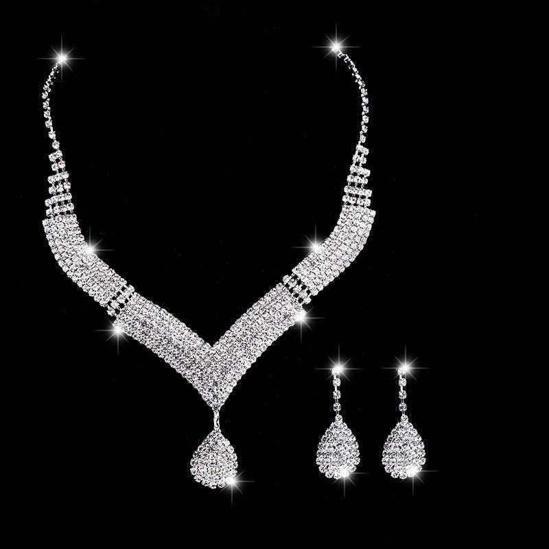 HIGH-QUALITY NECKLACE