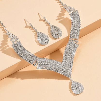 HIGH-QUALITY NECKLACE