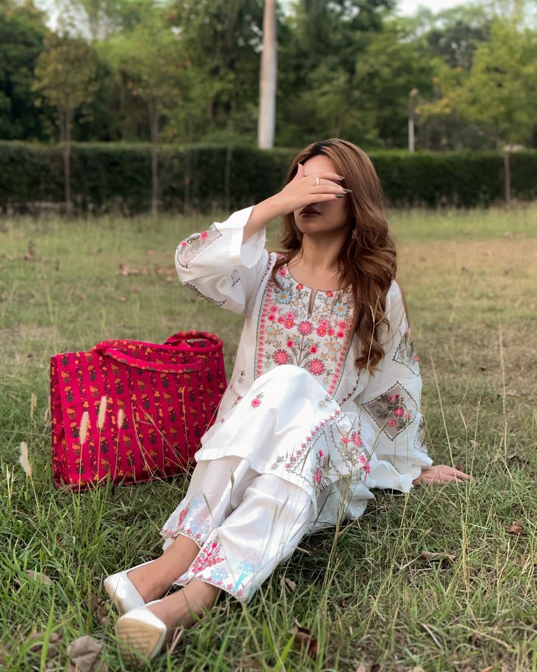 WHITE DOVE EMB 2PC Comfit Wears